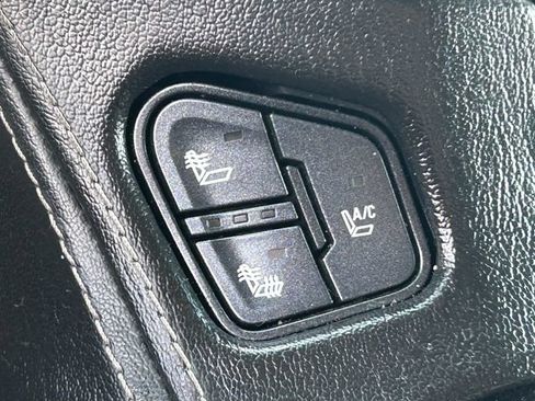 Used 2015 Chevrolet Suburban LTZ AWD/4WD image 15