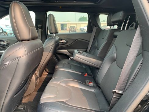 Used 2021 Jeep Cherokee High Altitude AWD/4WD image 18