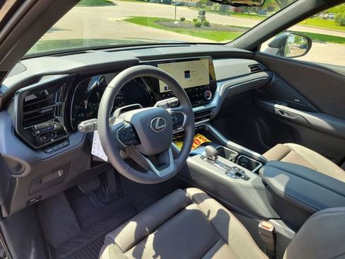 New 2026 Lexus TX 550h AWD Plug-In Hybrid image 18