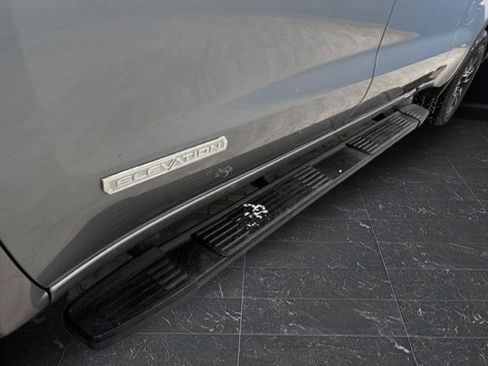 Used 2025 GMC Sierra 1500 Elevation image 36