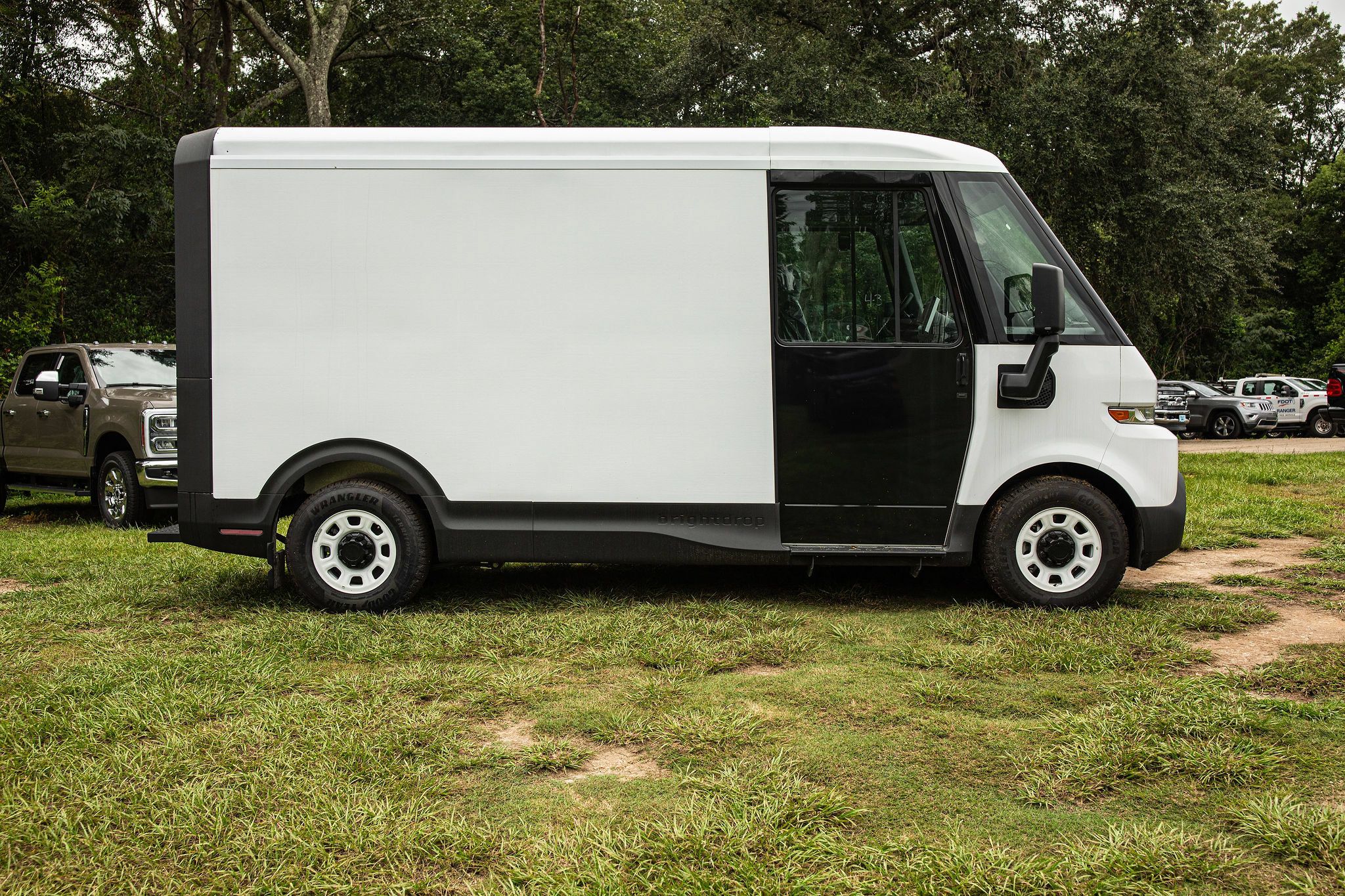 Used 2024 Chevrolet Brightdrop 400 w/ Commercial Equipment Package AWD/4WD image 5