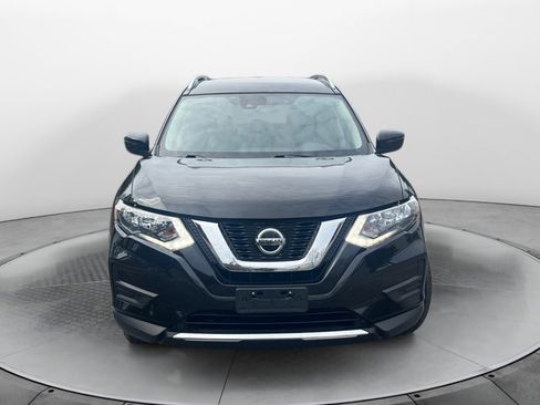 Used 2019 Nissan Rogue SV image 2