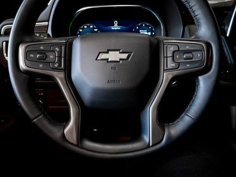 Used 2024 Chevrolet Suburban High Country image 33