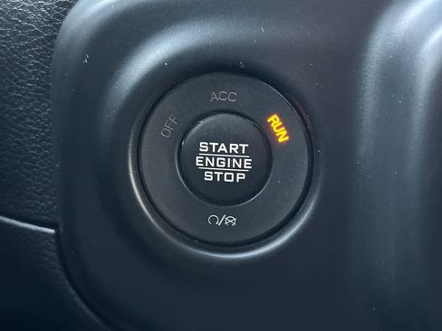 Used 2018 Jeep Wrangler Unlimited Rubicon image 25