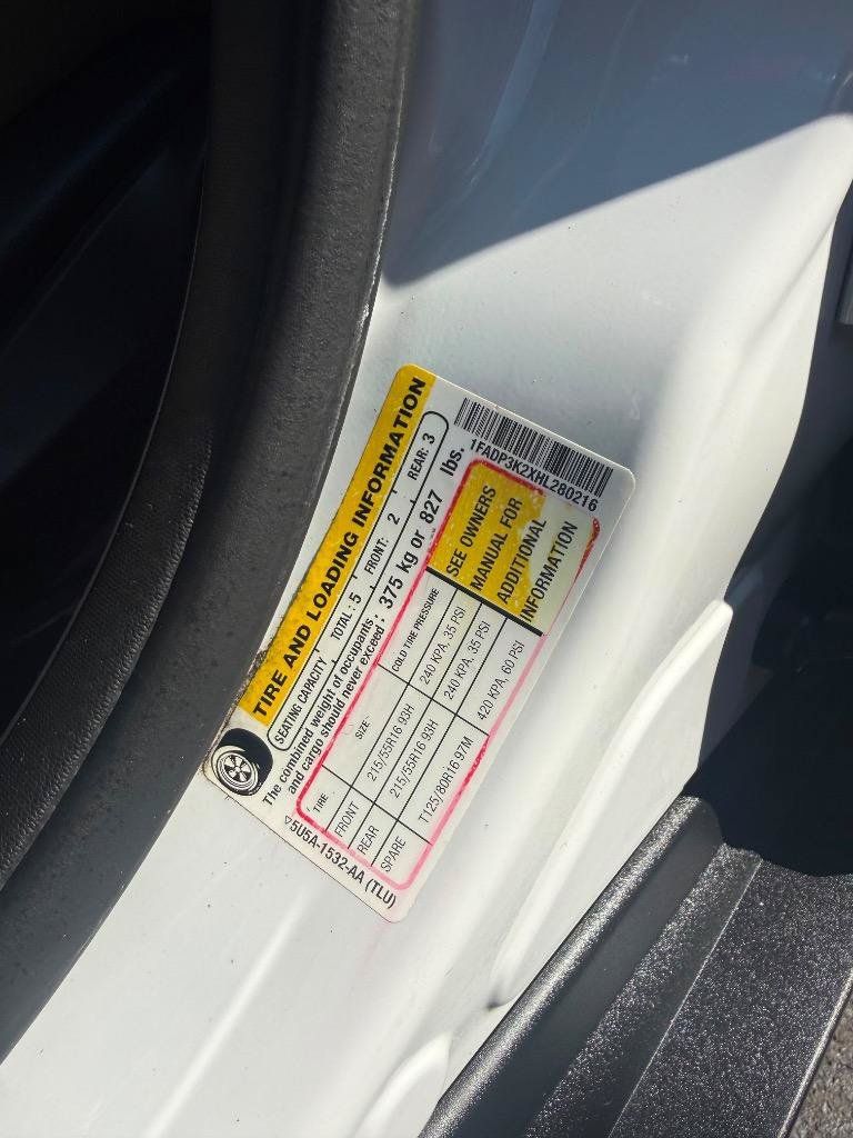 Used 2017 Ford Focus SE FWD image 32