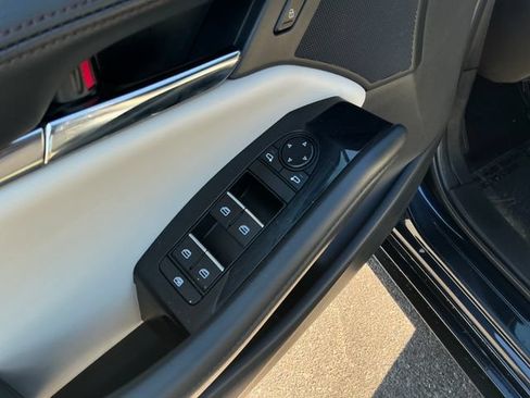 Used 2024 MAZDA MAZDA3 s FWD image 11