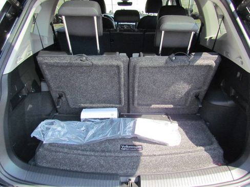 Used 2022 Volkswagen Tiguan SE image 15