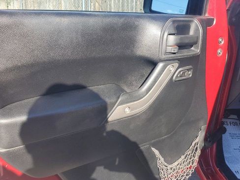 Used 2012 Jeep Wrangler Unlimited Sport image 9