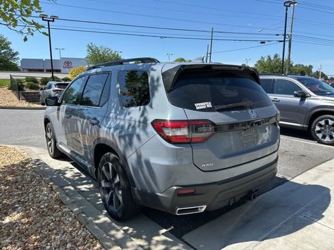 Used 2024 Honda Pilot Elite image 6