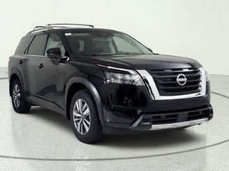 Used 2025 Nissan Pathfinder SL FWD video 1
