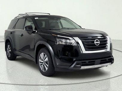 Used 2025 Nissan Pathfinder SL