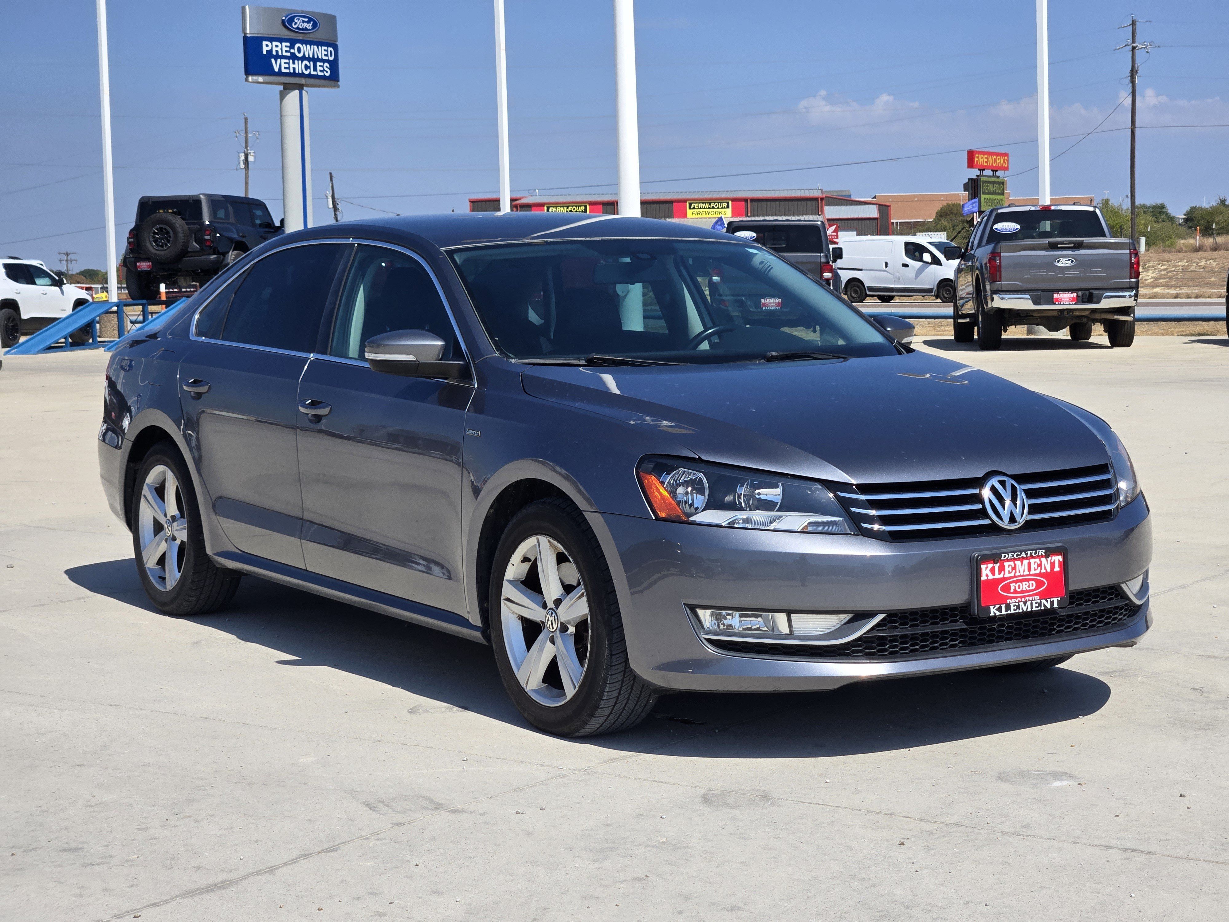 Used 2015 Volkswagen Passat 1.8T Limited Edition FWD image 3