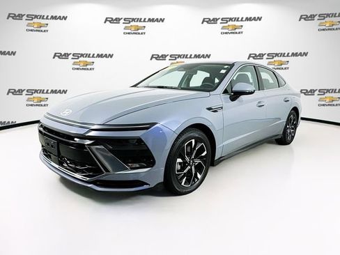 Used 2025 Hyundai Sonata SEL FWD image 3