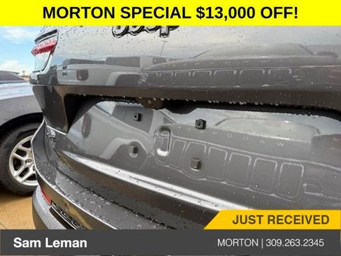 New 2025 Jeep Grand Cherokee L Limited w/ Black Appearance Package image 8