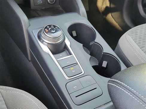 Used 2021 Ford Escape SE w/ SE Sport Appearance Package image 17