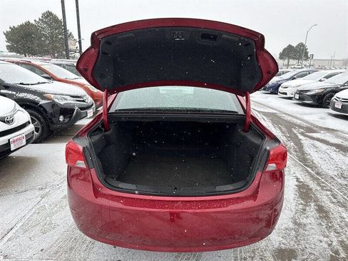 Used 2015 Chevrolet Impala LT w/ Convenience Package image 18