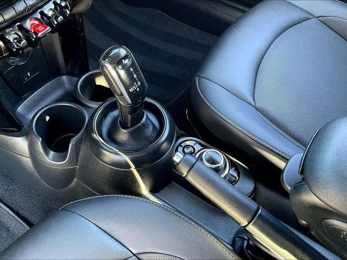 Used 2023 MINI Cooper 2-Door Hardtop image 16