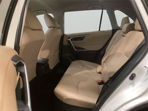 Used 2025 Toyota RAV4 LE AWD/4WD image 11