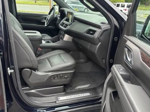 Used 2023 Chevrolet Tahoe Z71 w/ Luxury Package AWD/4WD image 18