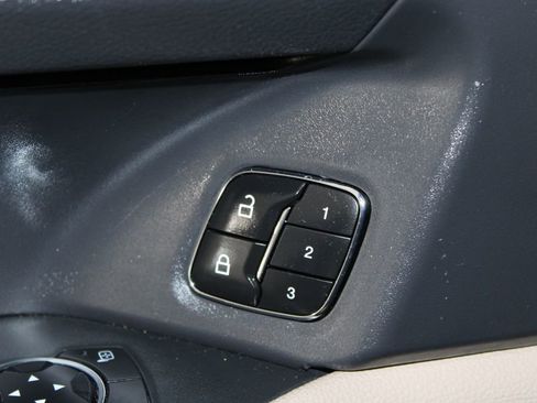 Used 2024 Ford Expedition Limited image 45