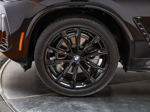 Used 2025 BMW X4 xDrive30i w/ Premium Package image 12