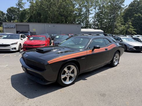 Used 2010 Dodge Challenger R/T RWD image 1