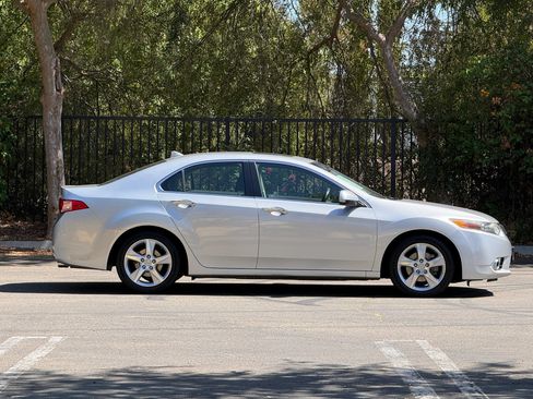 Used 2011 Acura TSX Sedan FWD image 2