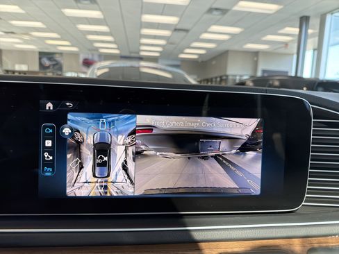 Used 2026 Mercedes-Benz GLS 450 4MATIC image 22