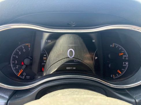 Used 2019 Jeep Grand Cherokee Limited w/ Luxury Group II image 14