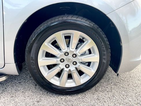 Used 2013 Toyota Sienna Limited image 25