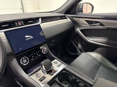 Used 2025 Jaguar F-PACE R-Dynamic S image 15