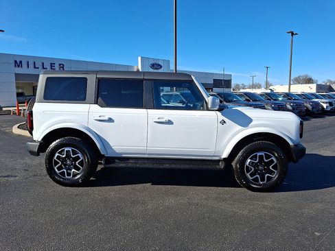 Used 2025 Ford Bronco Outer Banks image 7