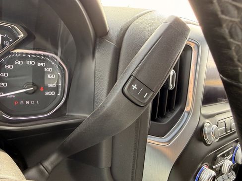 Used 2022 GMC Sierra 2500 SLT w/ SLT Convenience Package image 38