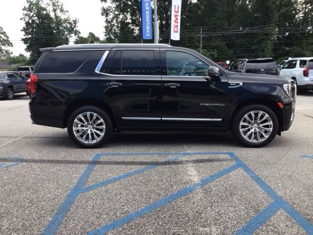 Used 2024 GMC Yukon Denali w/ LPO, Floor Liner Package AWD/4WD image 8