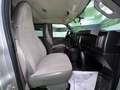 Used 2017 Chevrolet Express 2500 LS RWD image 28