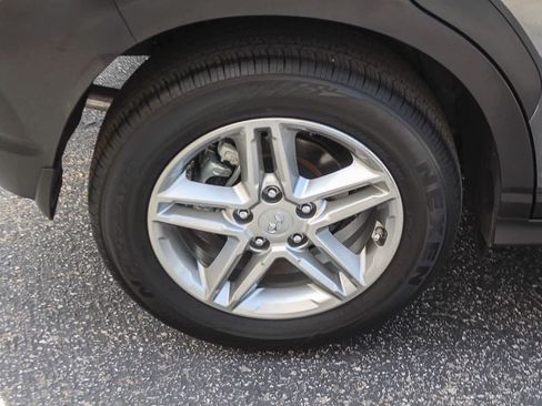 Certified 2023 Hyundai Kona SE FWD image 11