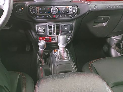 Used 2018 Jeep Wrangler Unlimited Rubicon w/ Dual Top Group image 23