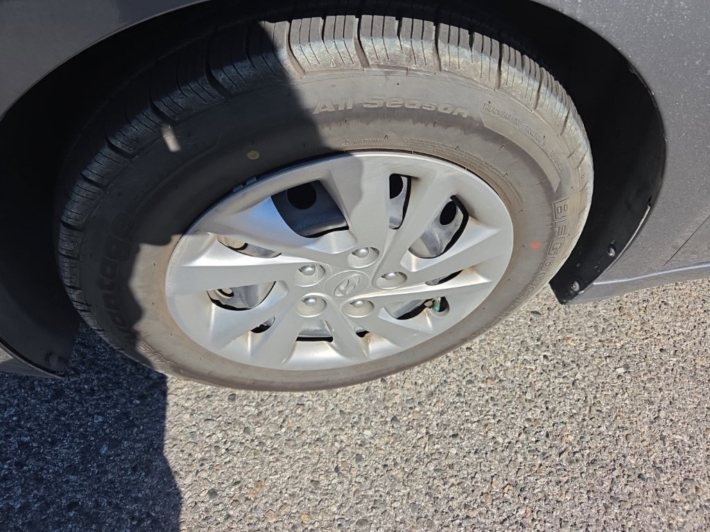 Used 2017 Hyundai Elantra SE FWD image 9