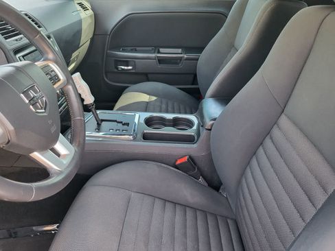 Used 2014 Dodge Challenger SXT RWD image 24