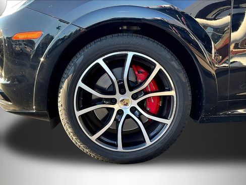 Used 2021 Porsche Cayenne GTS AWD/4WD image 34
