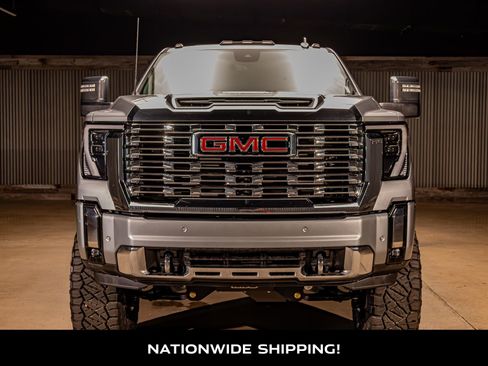 Used 2025 GMC Sierra 3500 Denali w/ Denali Reserve Package image 4