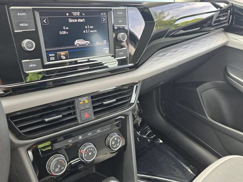 Certified 2024 Volkswagen Taos S FWD image 21