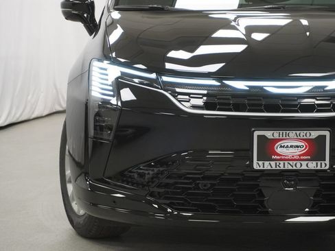 New 2027 Chrysler Pacifica Select AWD/4WD image 6