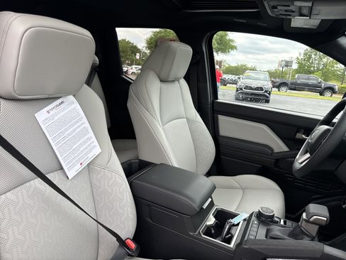 New 2025 Toyota Tacoma Limited AWD/4WD image 36