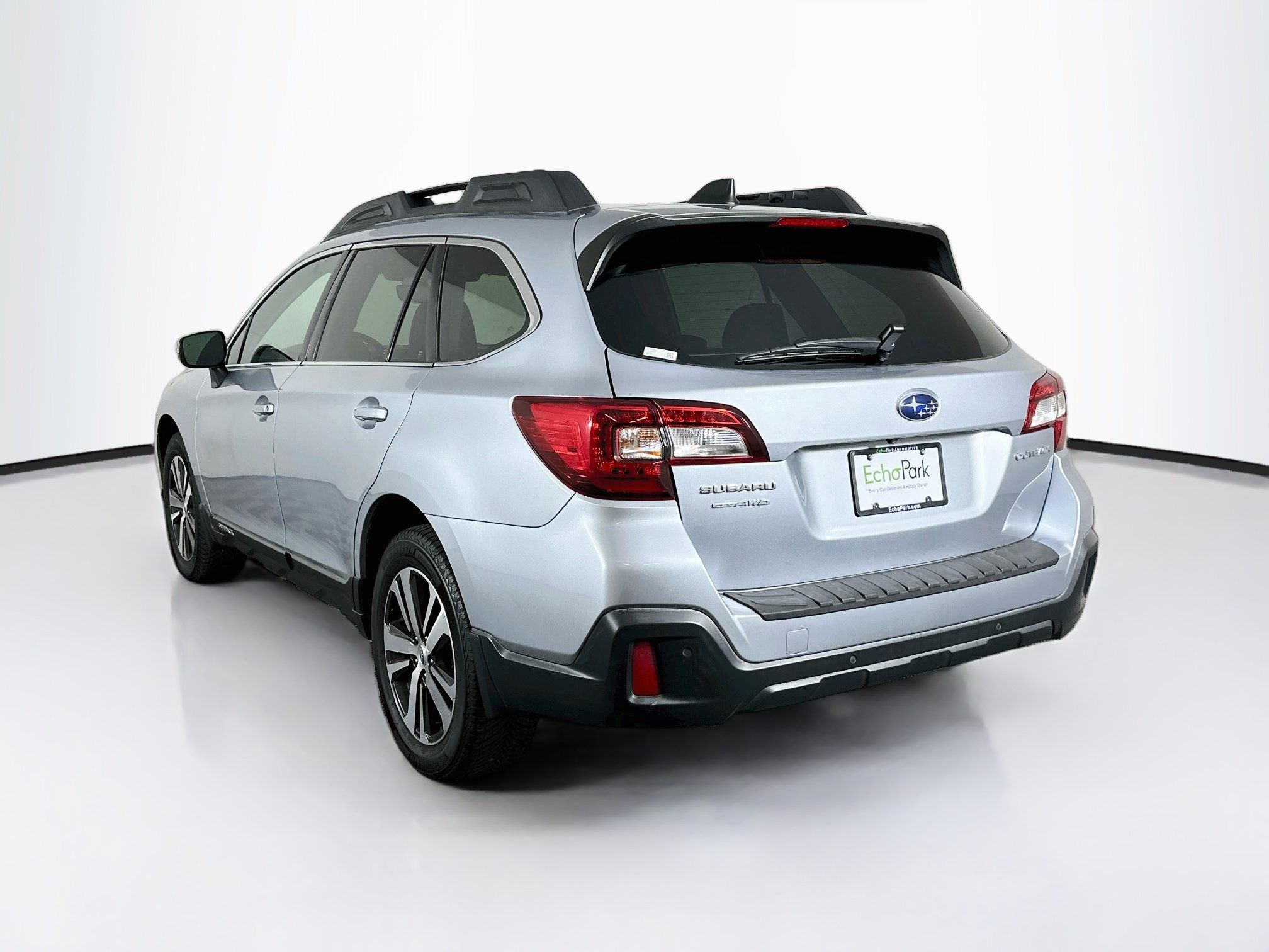 Used 2018 Subaru Outback 2.5i Limited AWD/4WD image 5