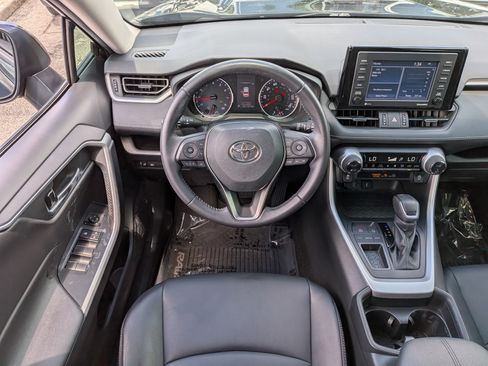 Used 2020 Toyota RAV4 XLE Premium FWD image 18