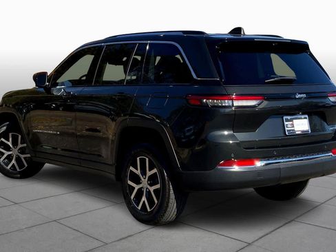 Used 2023 Jeep Grand Cherokee Limited w/ Luxury Tech Group II image 12