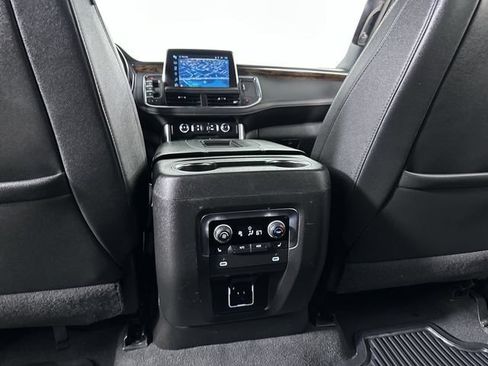 Used 2024 Chevrolet Tahoe Premier AWD/4WD image 22