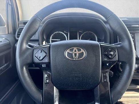 Used 2021 Toyota 4Runner TRD Off-Road AWD/4WD image 10