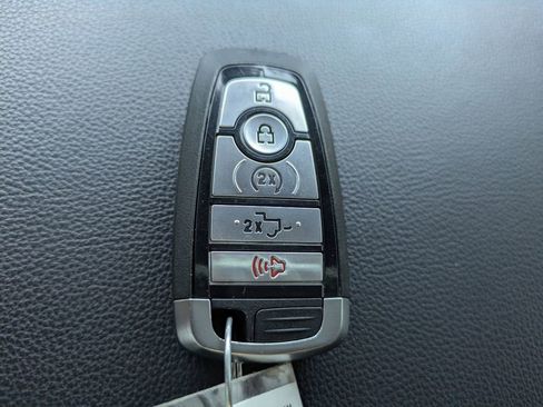 Used 2022 Ford F150 Lariat w/ Tow Technology Package image 33